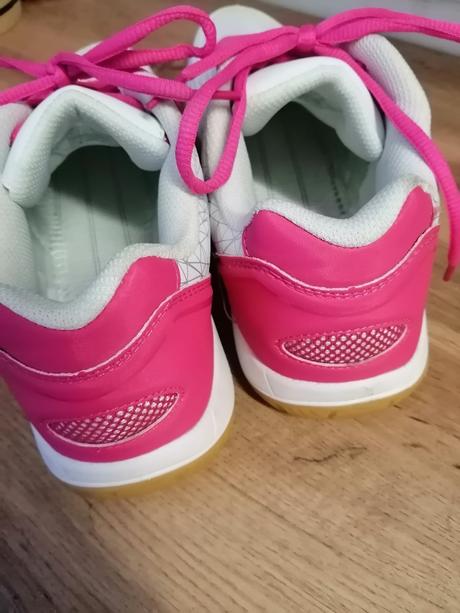 Sálové tenisky, 40