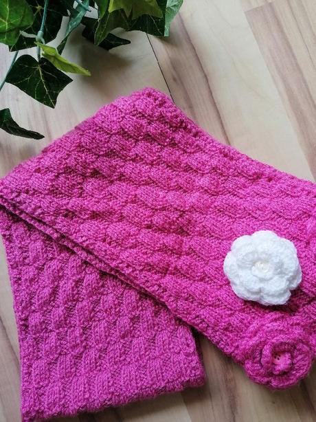 Šála s květy, 104