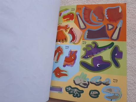 Samolepková knížka dinosauři,