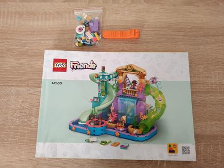 Lego friends 42630 aquapark v městečku heartlake,