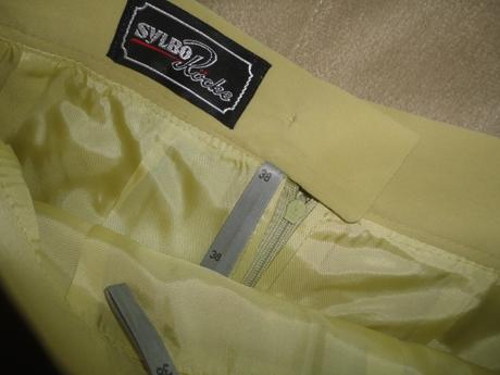 Delší vypracovaná butiková sukeň, vel. 38, 38