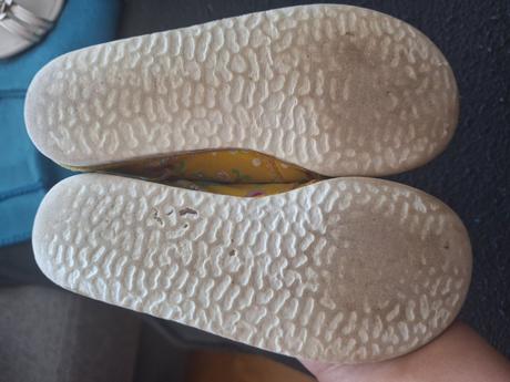 Dívčí bačkory, vel. ani značka neuvedena., 30