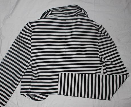 Vb163. černo-bílé pruhované bolerko, vel.s, s
