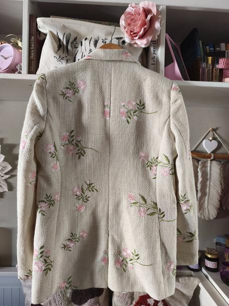 Krémové sáčko s kytičkami s/m, reserved,s