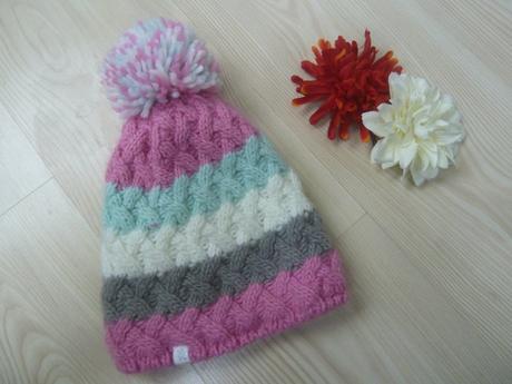 Pruhovaná čepice s bambulkou, 98