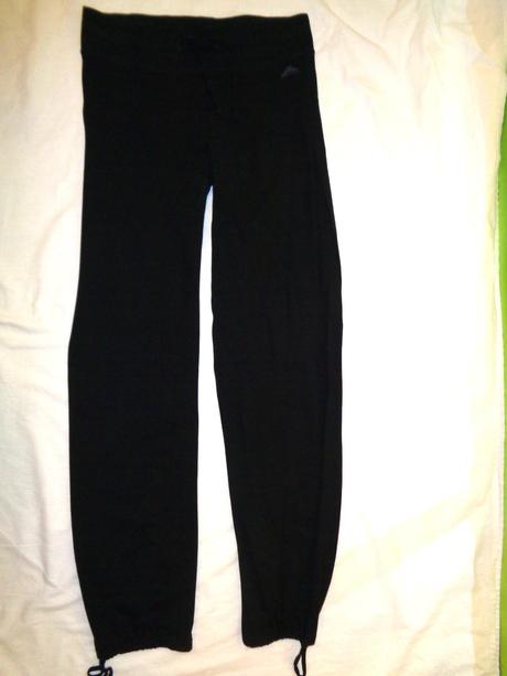 Černé slabší elastické tepláky, h&m,164