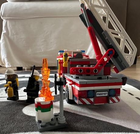 Lego city hasičský vůz 60107,
