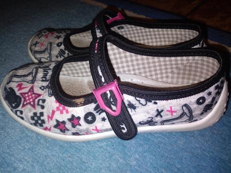 Dívčí papuče vzor vel. 30, vnit.stélka 18.5 cm, nazo,30