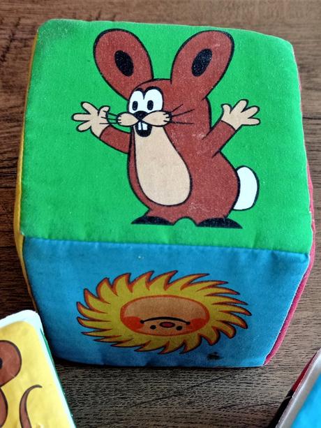 Látková kostka krteček,