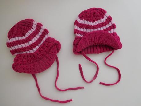 Čepice s kšiltem vel. 104/110/116 pro dvojčata, 110