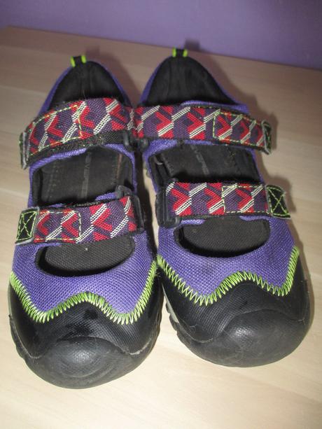 Sportovní sandály, 31