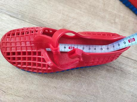 Boty do vody 28 + hračky, 28