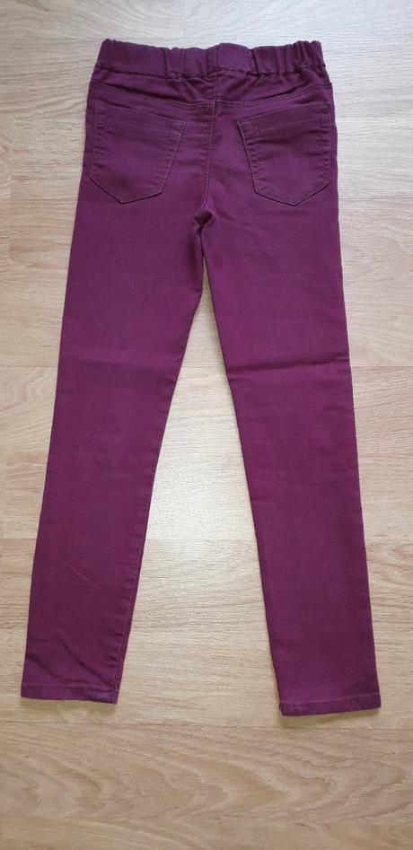 Slim džegínsy vínovej farby, 122