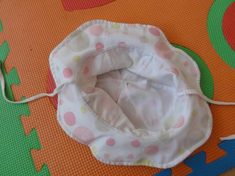 Puntíkovaný klobouk s mašličkou, 50