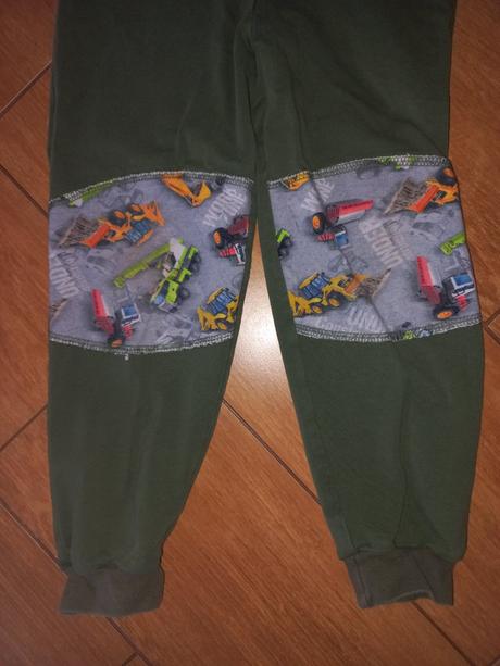 Tepláky s laclem, vlček,110