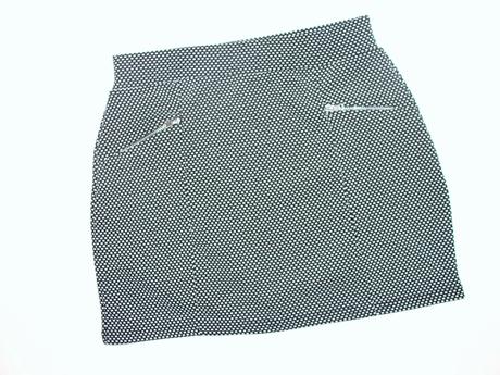 P348 sukně vel. 8-9 let, 128