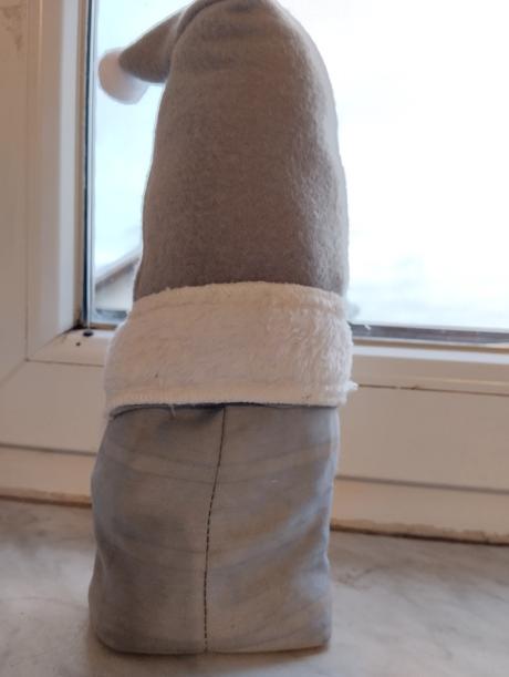 Látkový trpaslík,