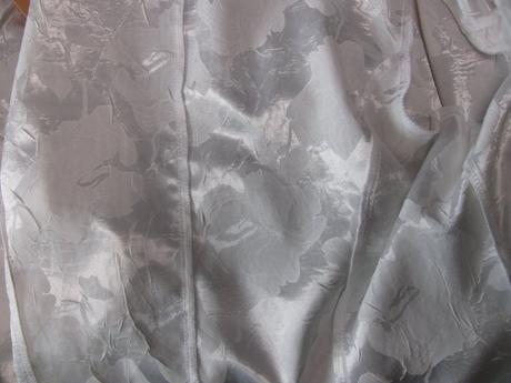 Dámské společenské sako, 48