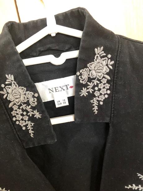 Sako s výšivkou, next,m