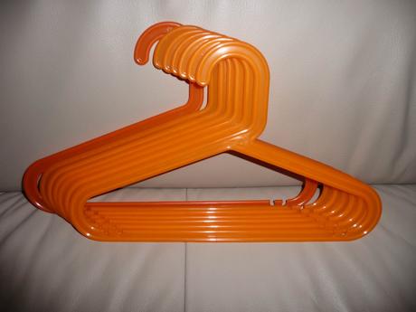 Dětská ramínka v oranžové barvě, 