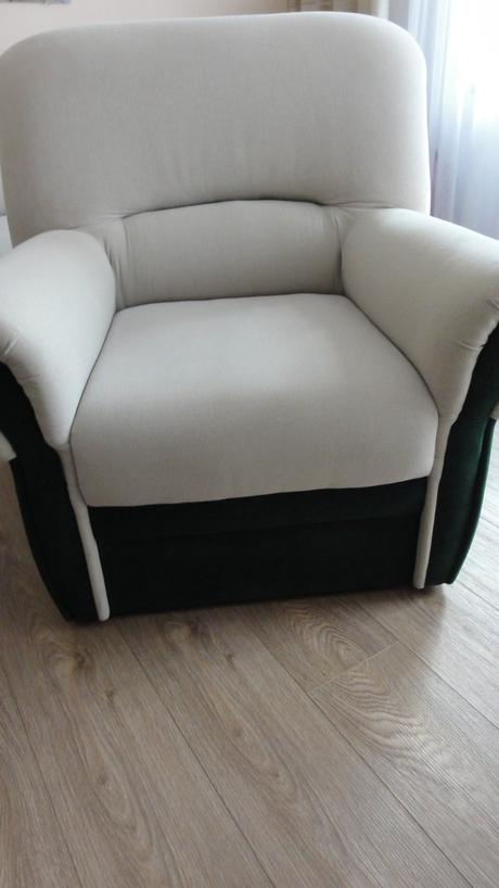 Rohová sedací souprava a křeslo, 
