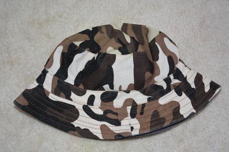 Maskáč klobouk, 104