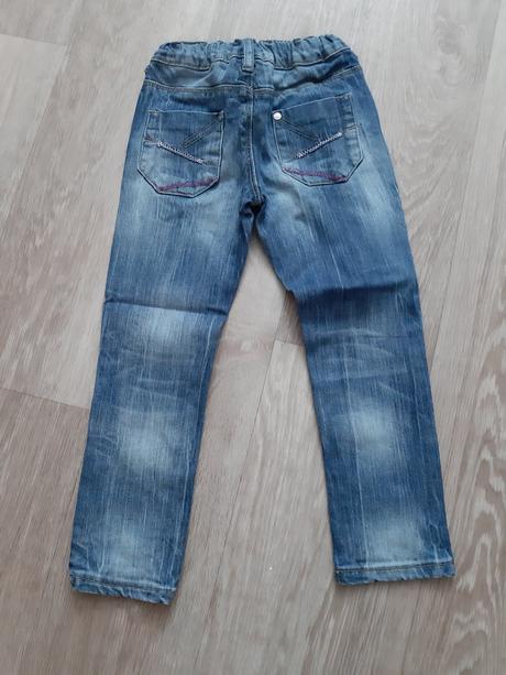 Rifle, džíny, dopodopo,110