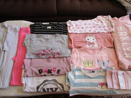 16 ks dívčího oblečení vel. 134-152, kus á 19 kč, 140–152