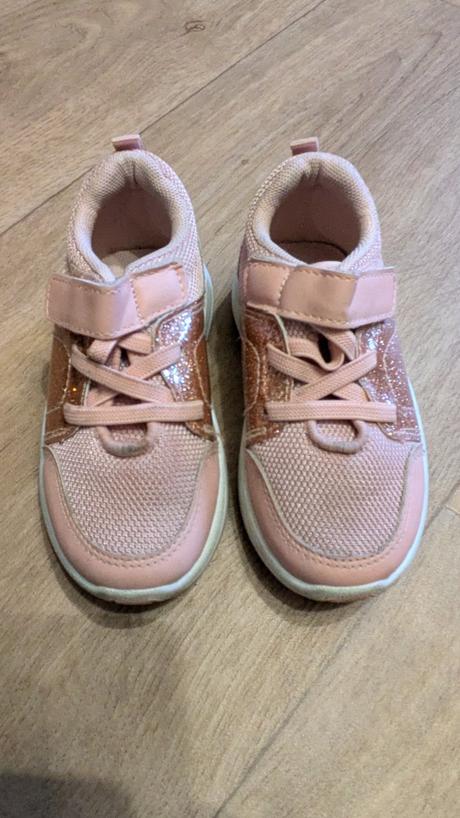 T432 pěkné tenisky vel. 24, 24