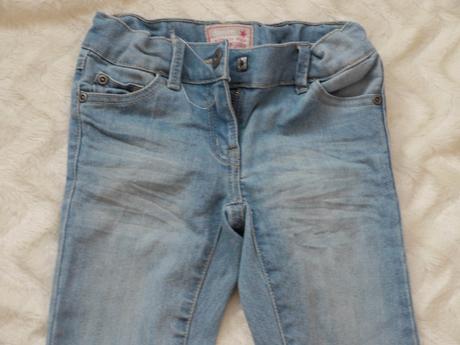 Dziny sepraneho vzhledu, alive,116