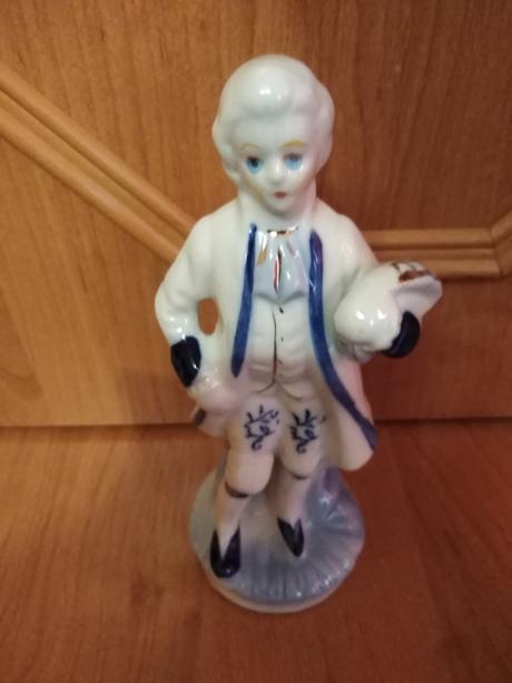 Porcelánové figurky pan a dáma, 