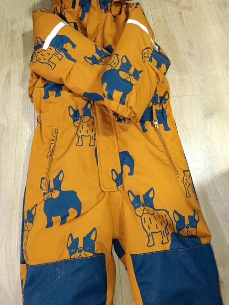 Nepromokavá lyžařská zimní kombinéza hnědá se psi, lindex,122