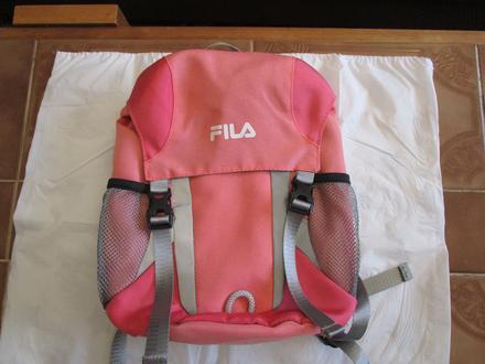 Pěkný šikovný menší batoh fila, málo používaný, fila