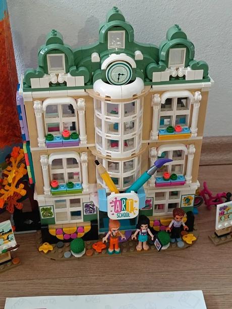 Lego friends 41711 ema a umělecká škola,
