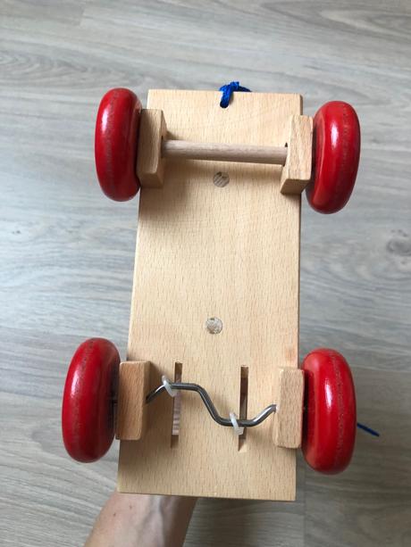 Tahací dřevěná melodická myška,