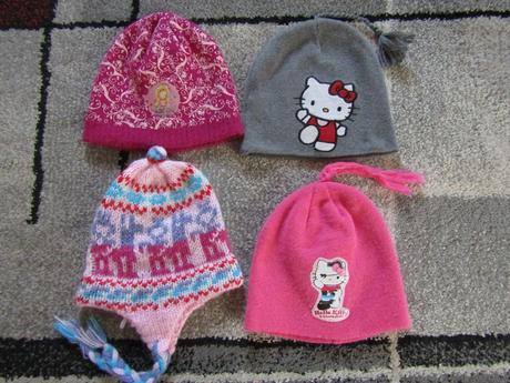 4x  úpletová čepice-2 x s hellokitty vel.104/128, h&m,122