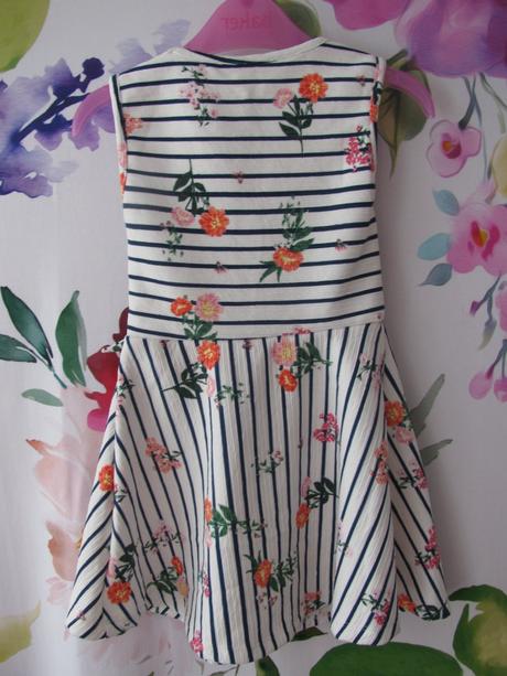 Dívčí letní šatičky s kytičkami, 92