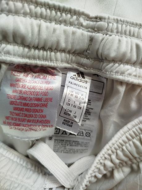 Kraťasy zn. adidas vel.134, adidas,134