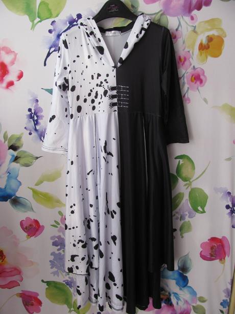 Dívčí kostým - šaty s kapucí cruella deville, 