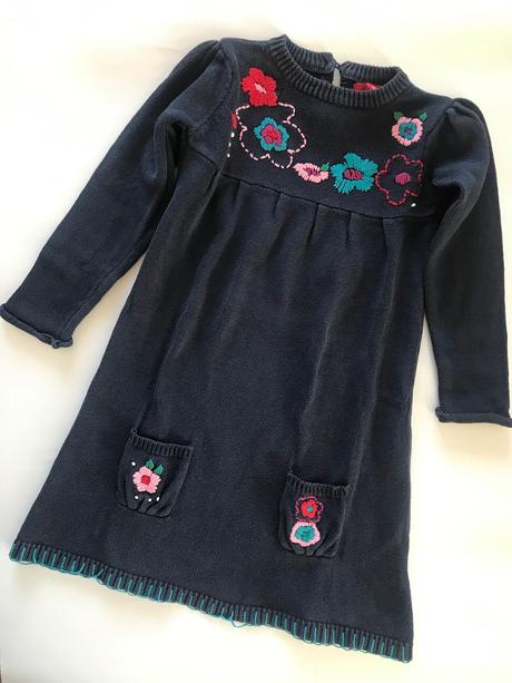 Svetříkové šatičky, 110