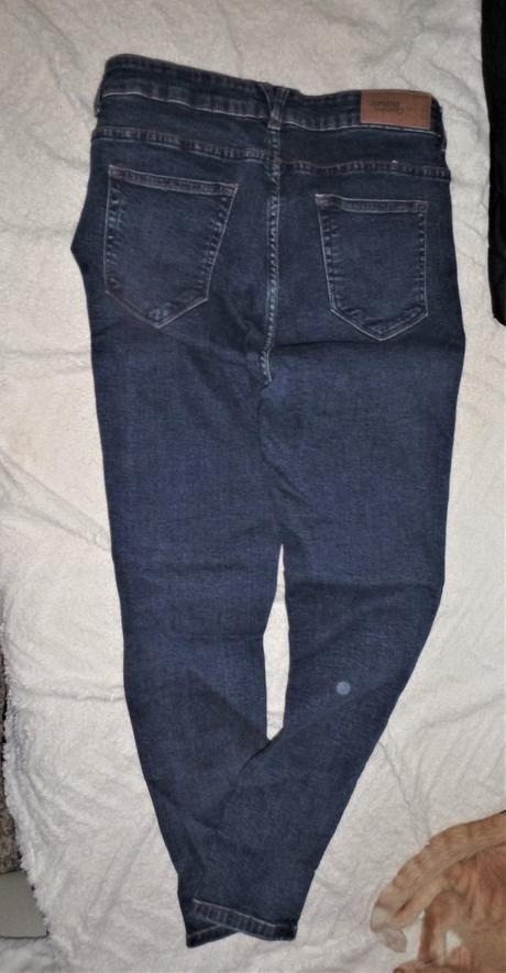 Džíny s ,,dírama" vyšší pas - vel.l, l