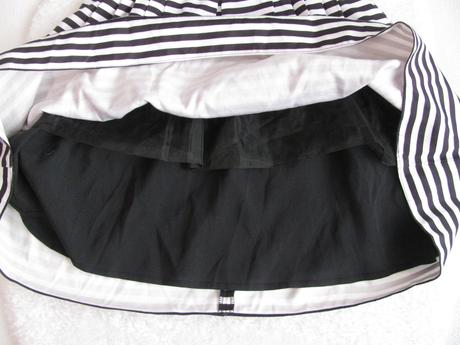 Krásné černobílé šaty s kolovou sukní only, only,xs