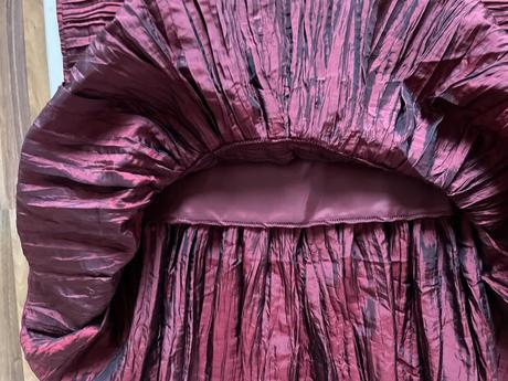 Nová měňavá mačkaná sukně, vel xl ale spíše méně,, l / xl