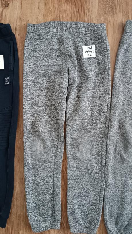 Kalhoty a tepláky vel. 128, 134, cherokee,128