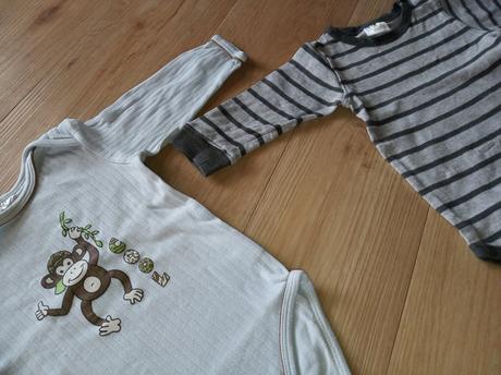 Body 2x s opičkou a s proužky, 74