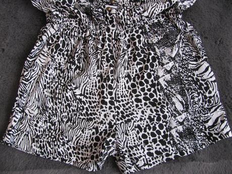 Letní černobílý kraťasový overal, young dimension,146