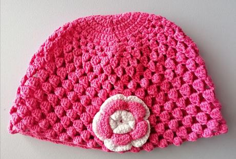 Háčkovaná čepička,