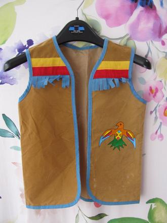 Karnevalová vesta ,malý indián,