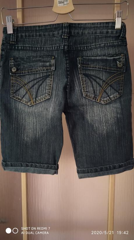 Džínové kraťasy, 152