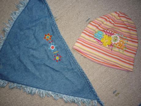 Vyšívaný šátek, balvněná čepice 104 110 116, 104